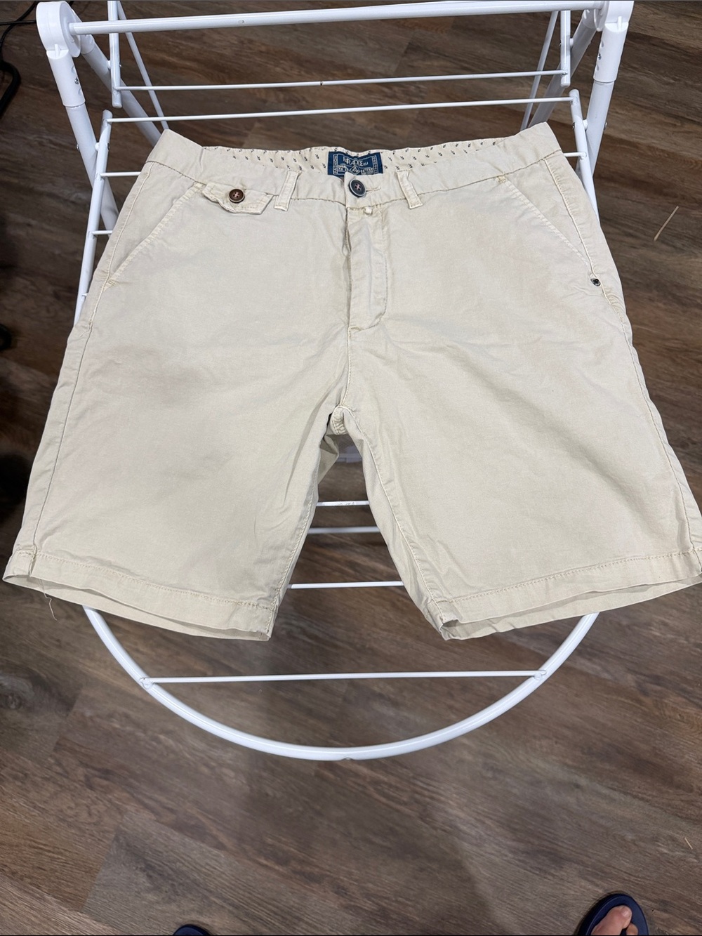 Men's Flat Front Chino Shorts in Cream
